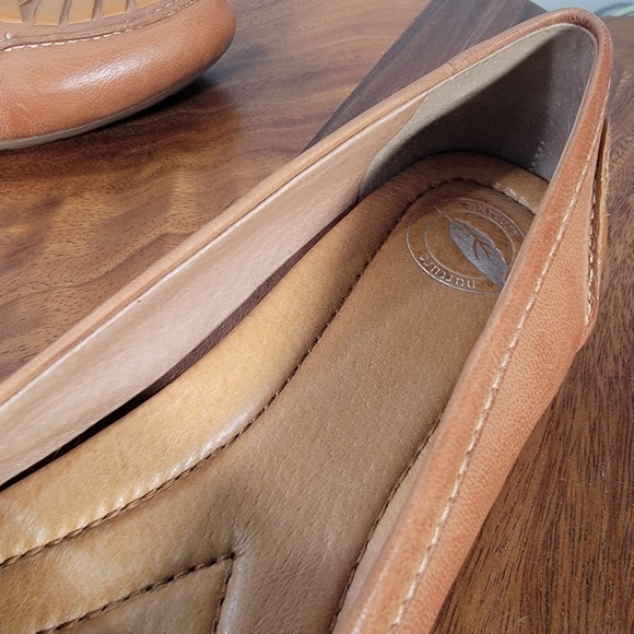 Nurture Women's Tan Leather Loafers Size 6.5 Almond Toe Comfy Basics Neutrals - Picture 5 of 17